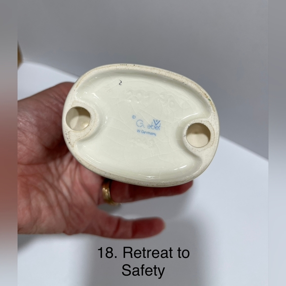 Goebel Hummel 1948 "Retreat to Safety" #201  2/0 Boy Climbing Fence Frog 4.25" H - Picture 2 of 4